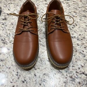 Men's Cognac vegan Deer Stags shoes, size 10 Wide